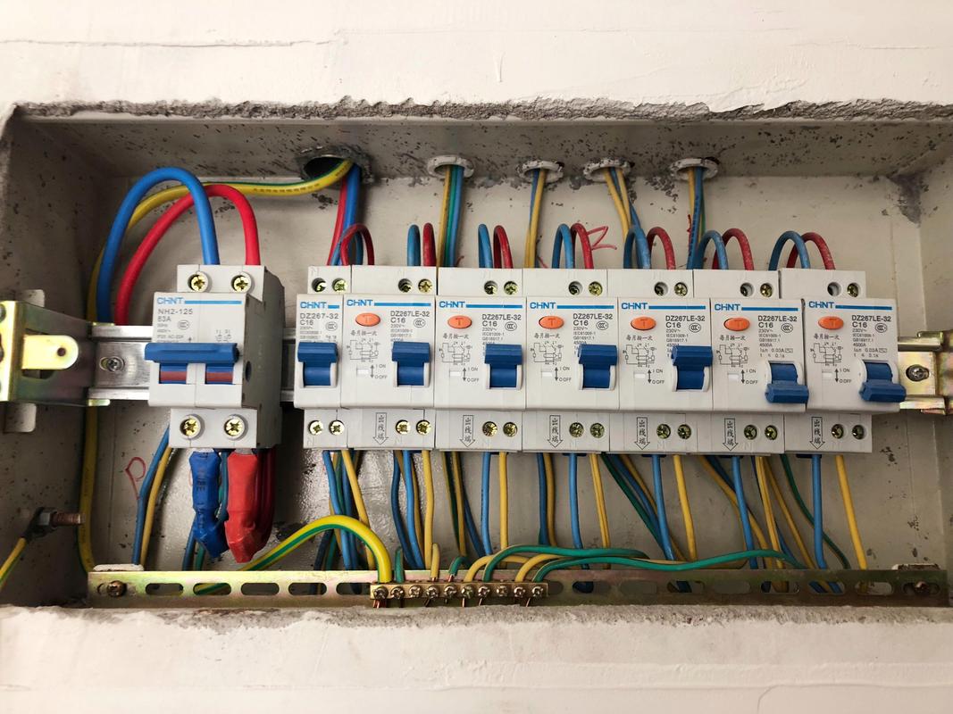 这个配电箱的电路图我画的对吗?